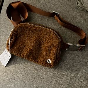 LuLuLemon Sherpa Everywhere Belt Bag NWT